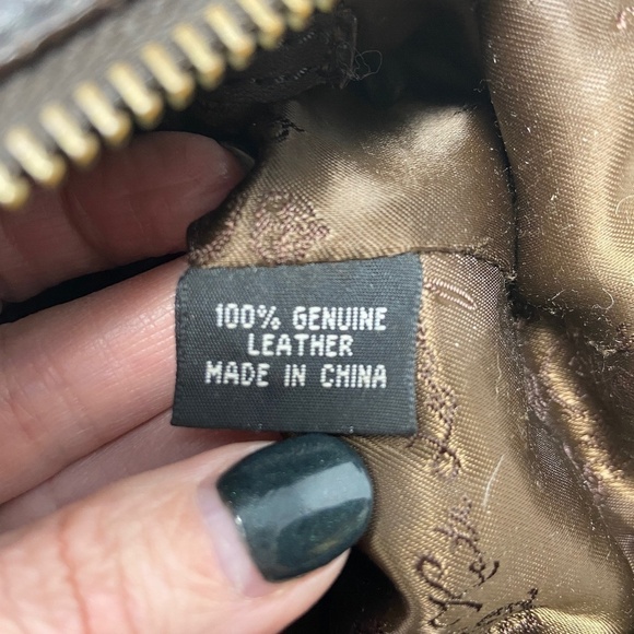 KATE LANDRY | Embossed Leather Shoulder Bag - Picture 10 of 16